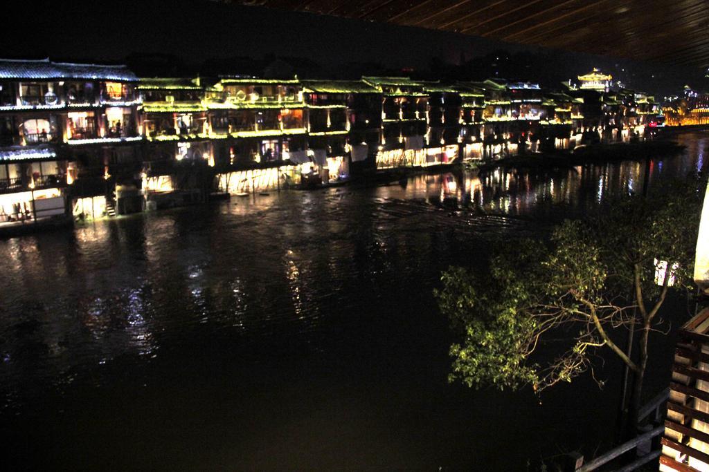 Fenghuang 1St Apartment 外观 照片