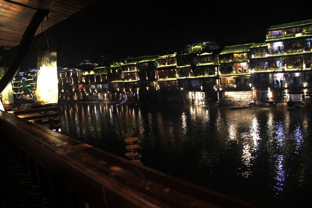 Fenghuang 1St Apartment 外观 照片
