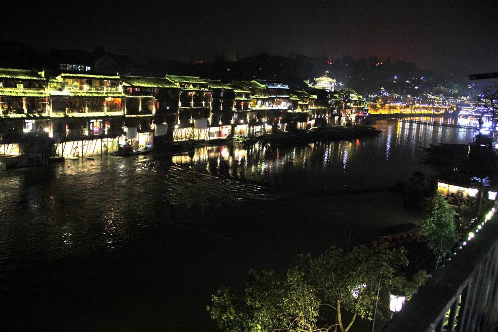 Fenghuang 1St Apartment 外观 照片